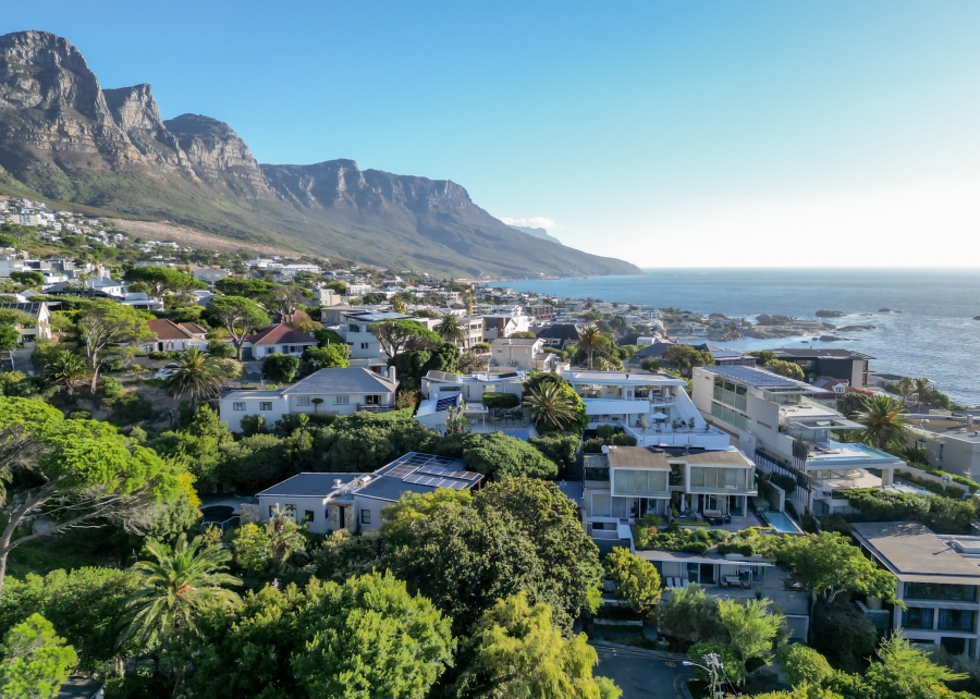 8 Bedroom Property for Sale in Camps Bay Western Cape